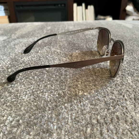 Ray Ban Sunglasses - Picture 3 of 5